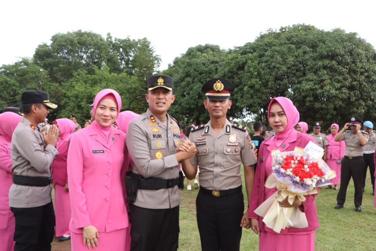 Polres Banyuasin Gelar Upacara Kenaikan Pangkat, Kapolres Berpesan Agar Tingkatkan Kinerja dan Tanggung Jawab