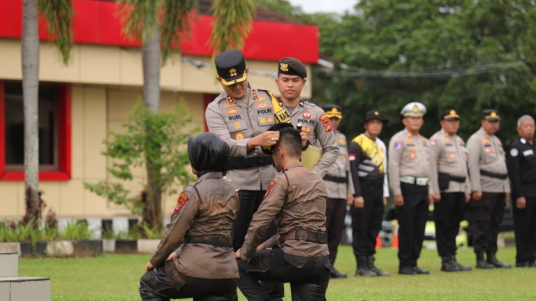 Kapolres Banyuasin Tegaskan Pentingnya Polri yang Melayani, “Jangan Mempersulit Masyarakat”