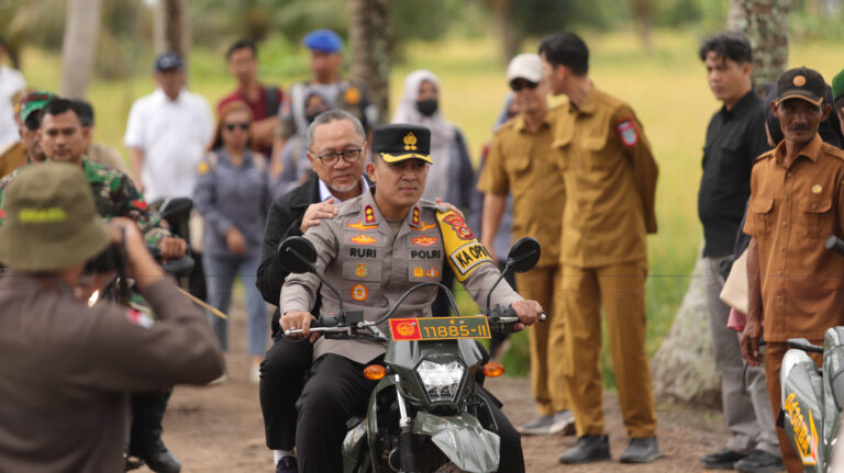 Kapolres Banyuasin Amankan Panen Raya Menko Pangan RI di Tanjung Lago, Dorong Ketahanan Pangan Nasional