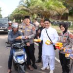 Kolaborasi Hangat di Bulan Ramadan: Polisi dan Mitra Media Banyuasin Satu Meja, Satu Hati Bagi Takjil