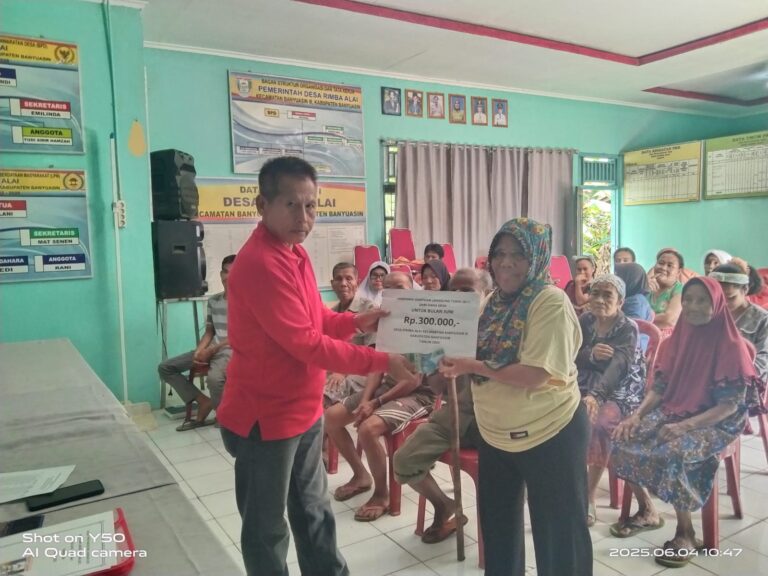 Jelang Idul Adha 28 KPM Desa Rimba Alai Terima BLT-DD