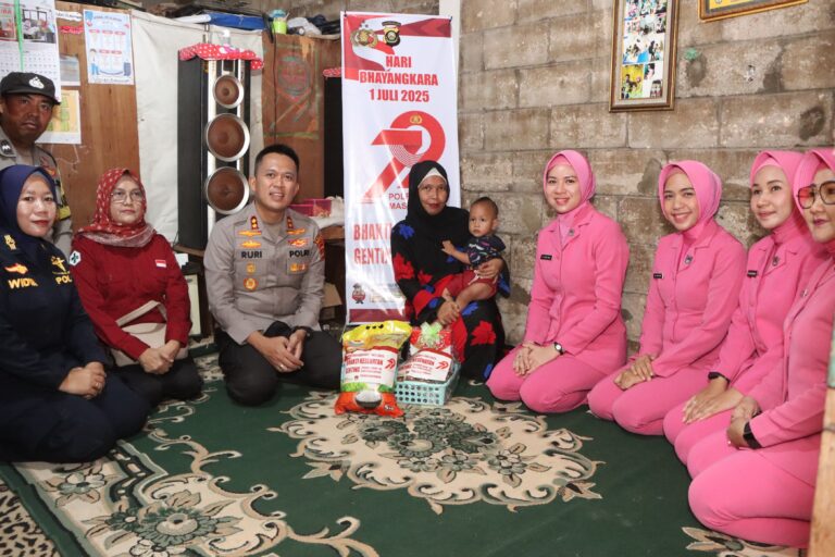 Kapolres Banyuasin Pimpin Langsung Aksi Genting, Perangi Stunting Sambut HUT Bhayangkara ke-79