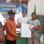 Tingkatkan Kesejahteraan Masyarakat, Pemdes Sri Bandung Kembali Salurkan BLT-DD ke 28 KPM